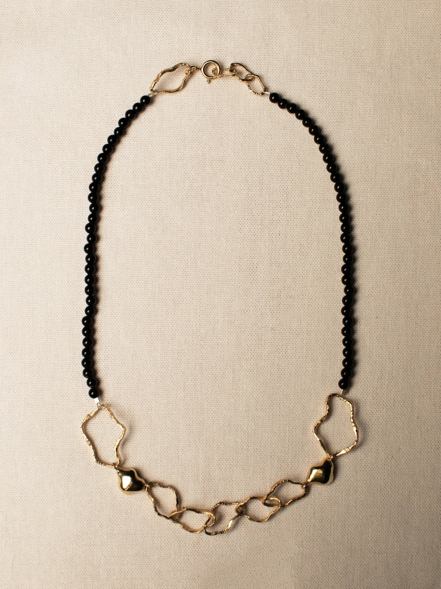 Náhrdelník s řetízkem a perlami