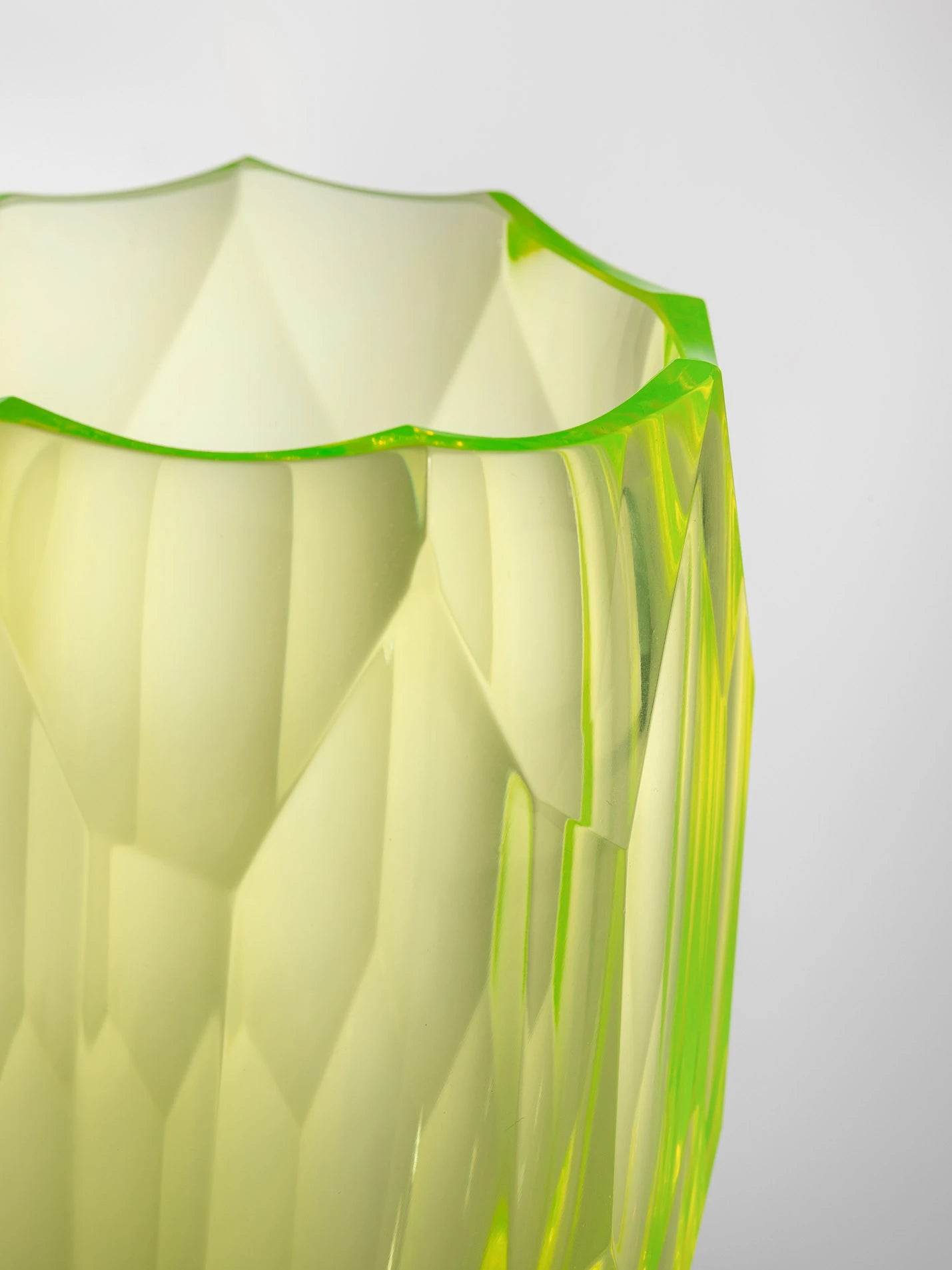 Crystal uranium vase