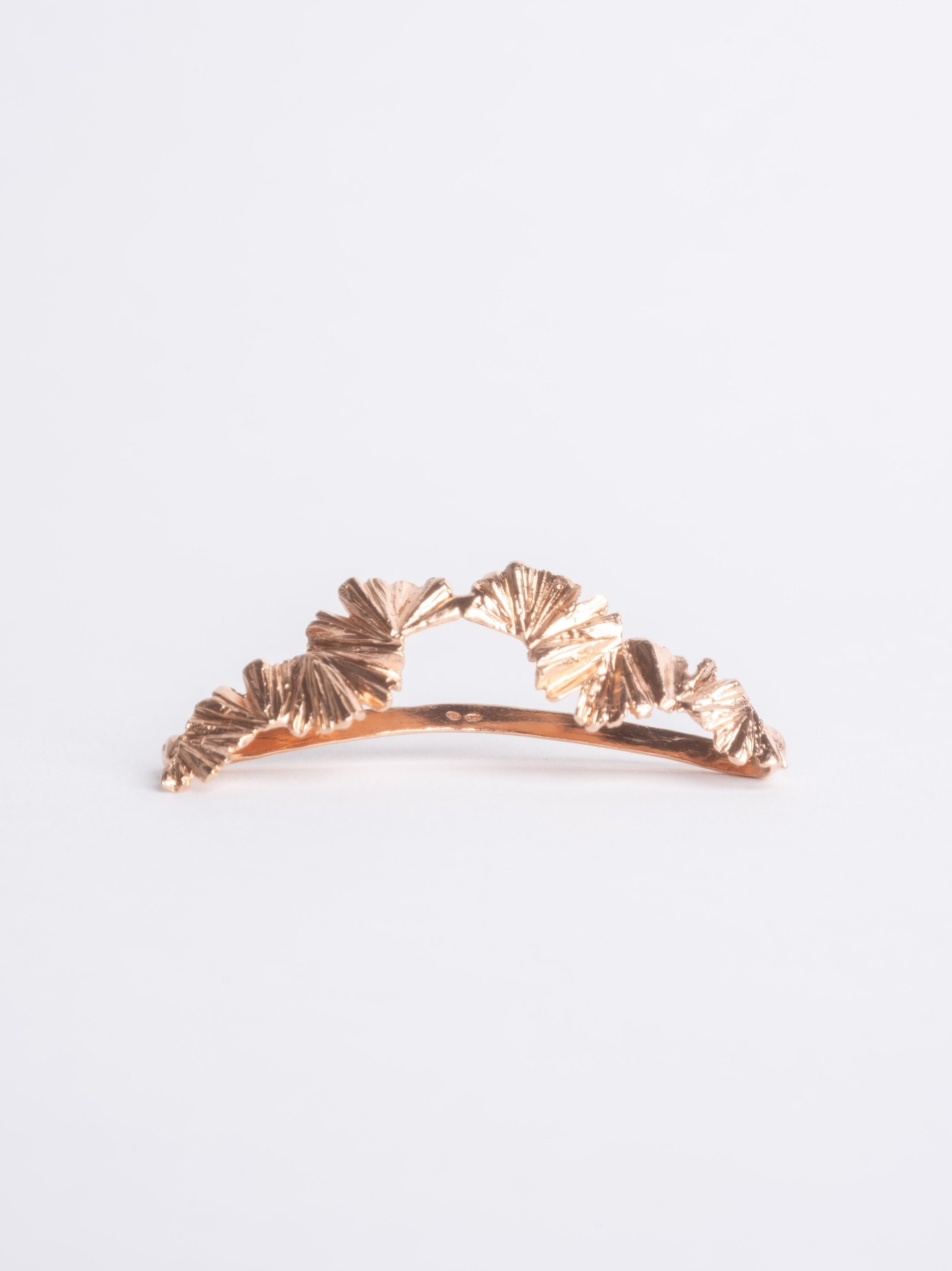Gi ear cuff