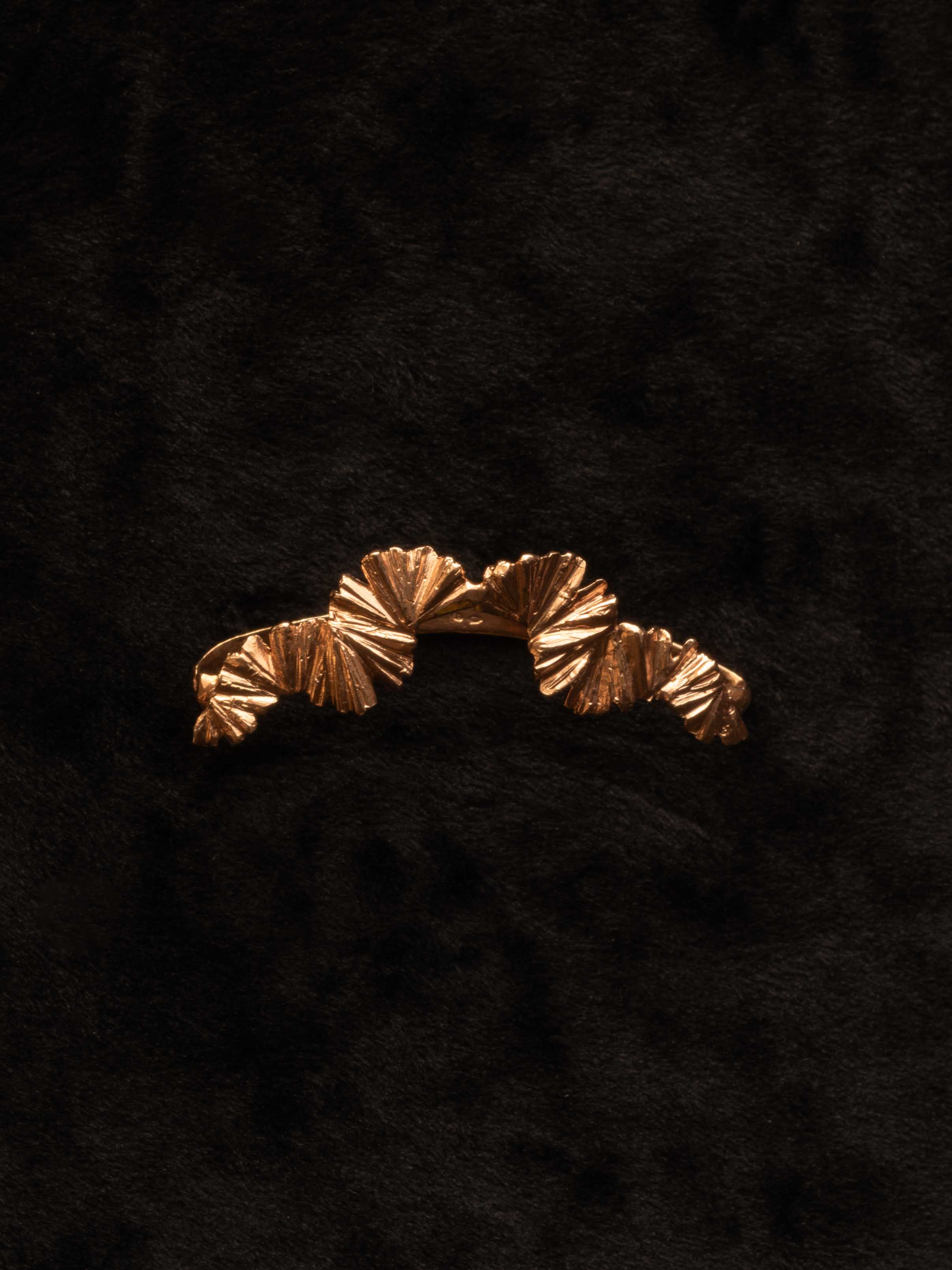Gi ear cuff