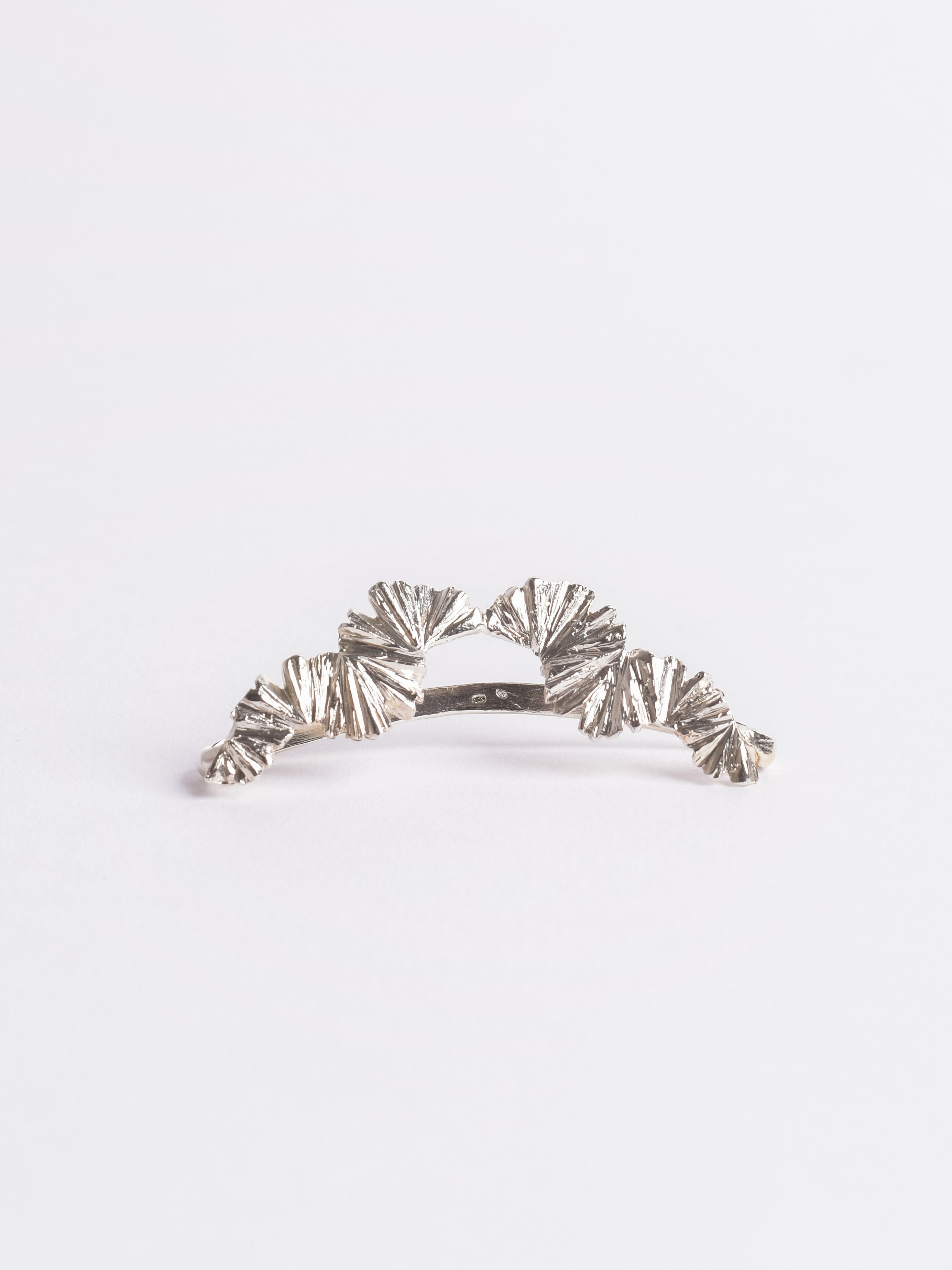 Gi ear cuff
