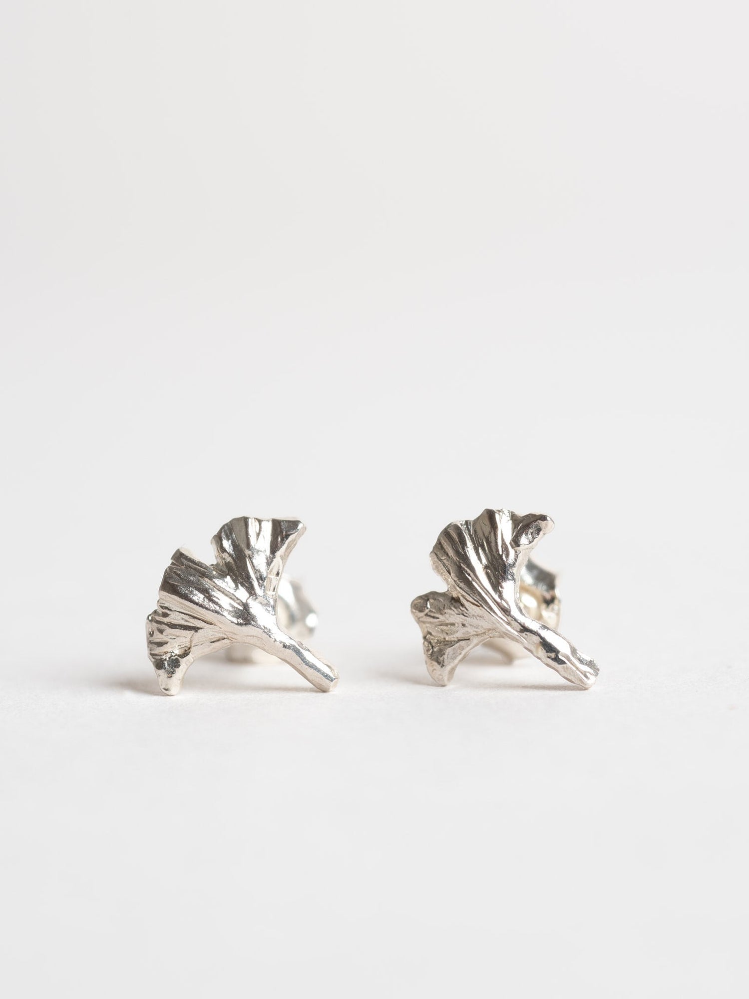 Gi Leaf earrings
