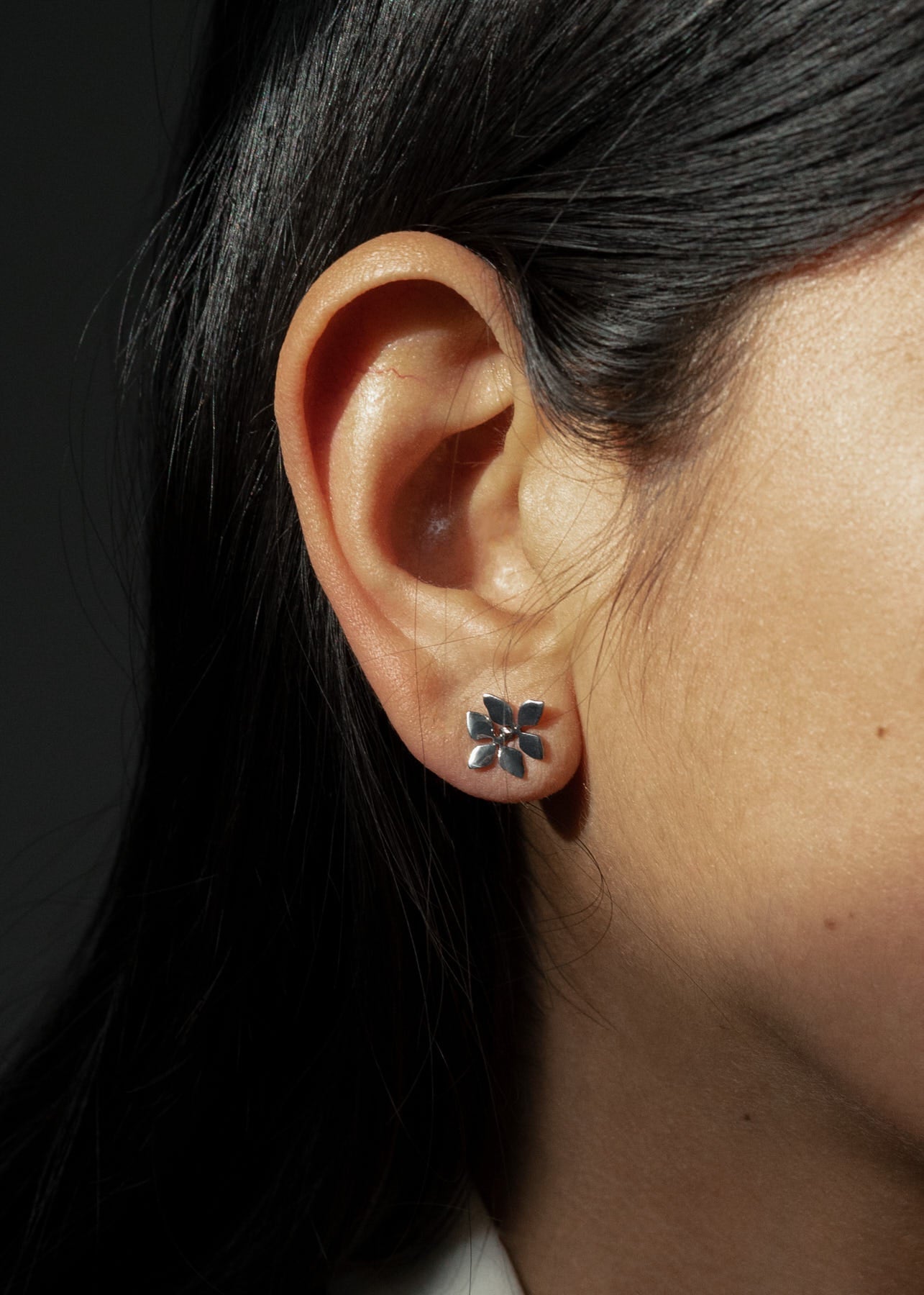 Mini náušnice s břečťanem