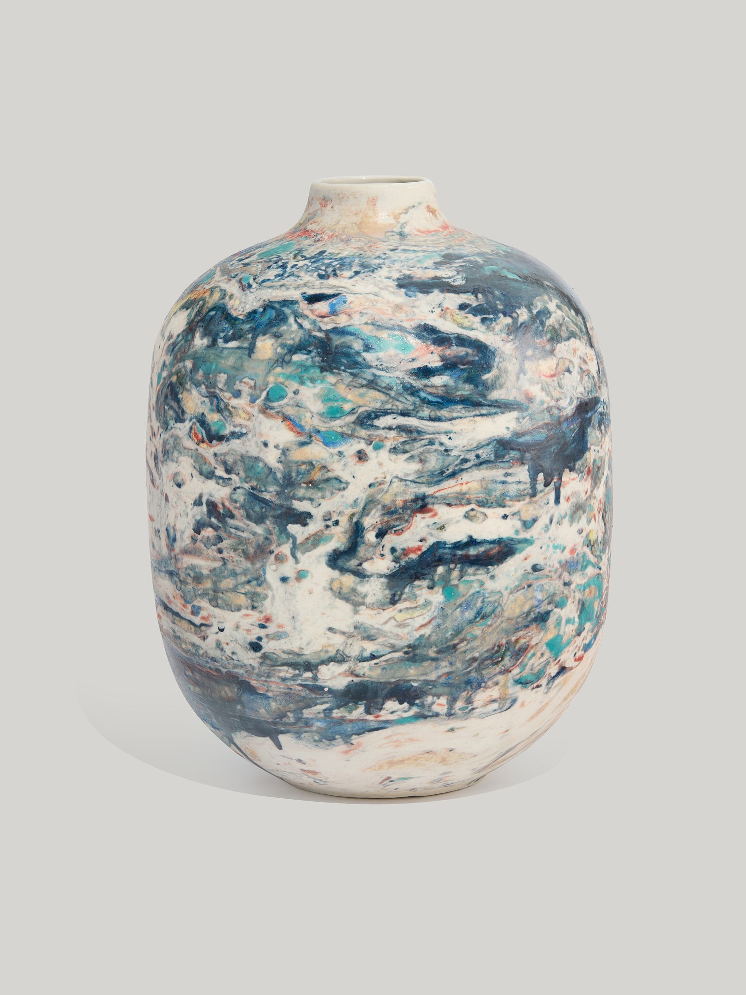 Marble vase large 2