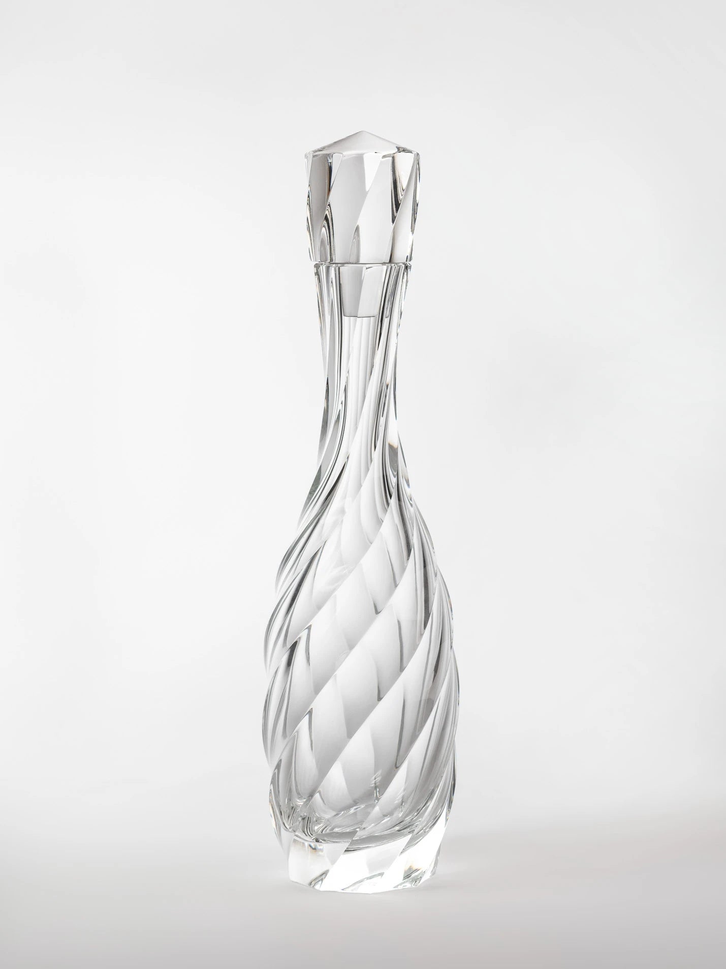 Tornado decanter