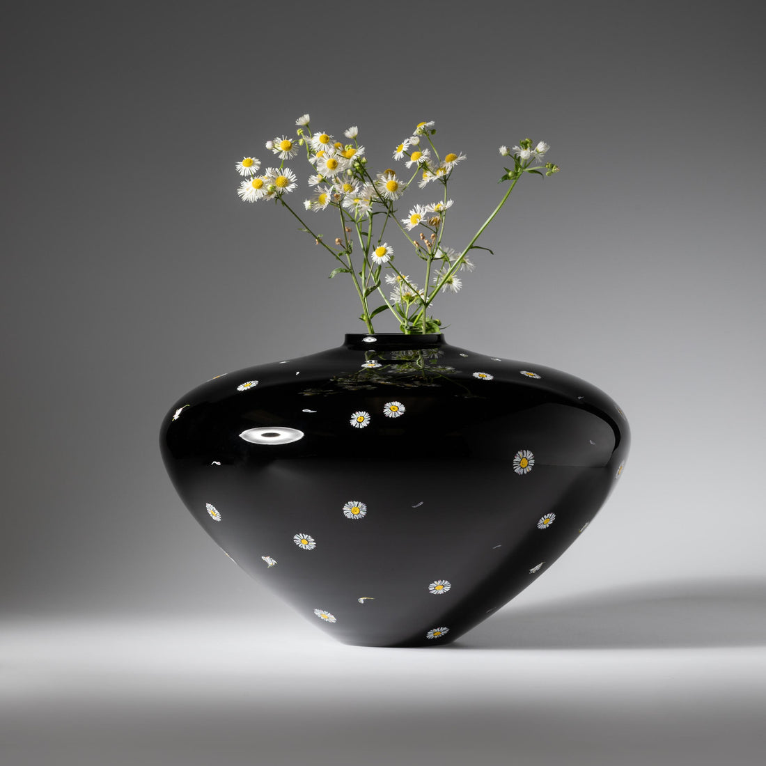 Fleur Noire vase