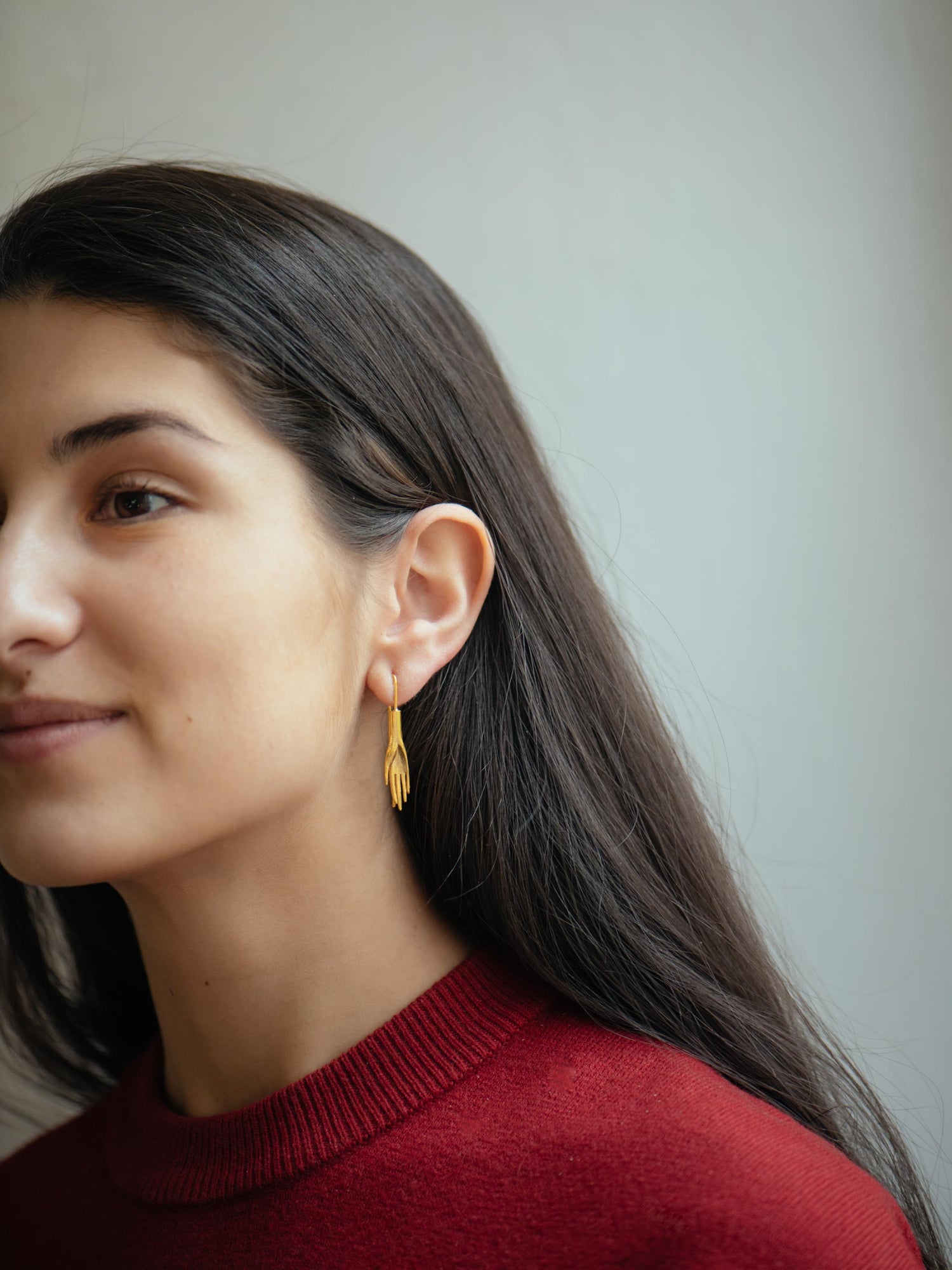 Hands earrings