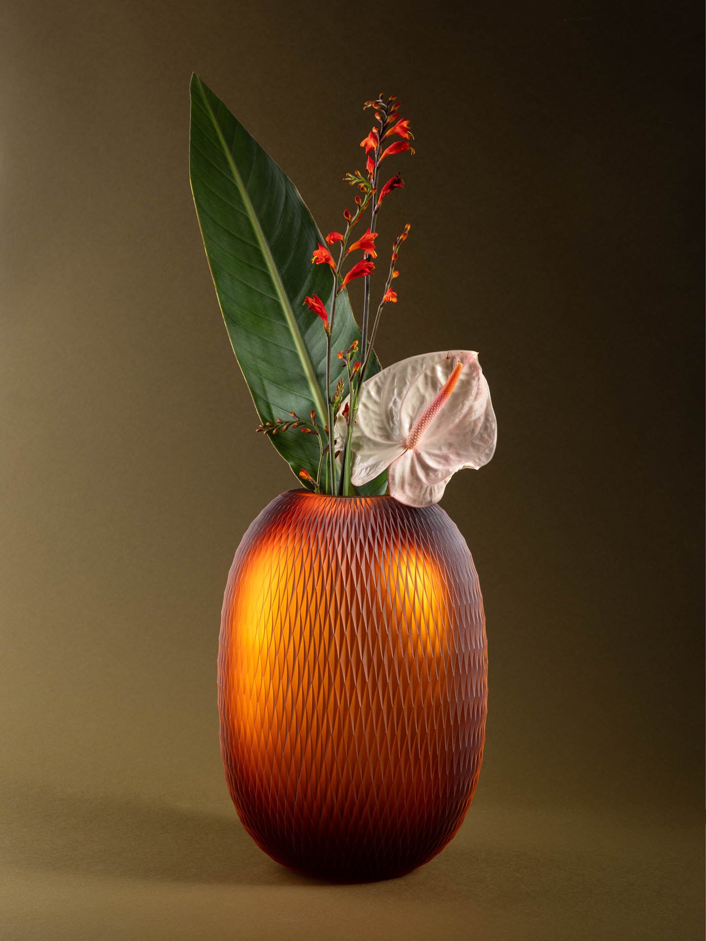 Metamorphosis vase 30 - Amber