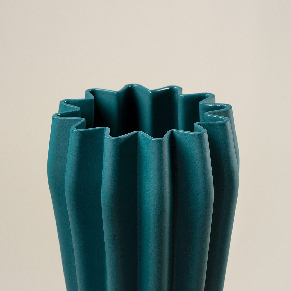 Wave vase