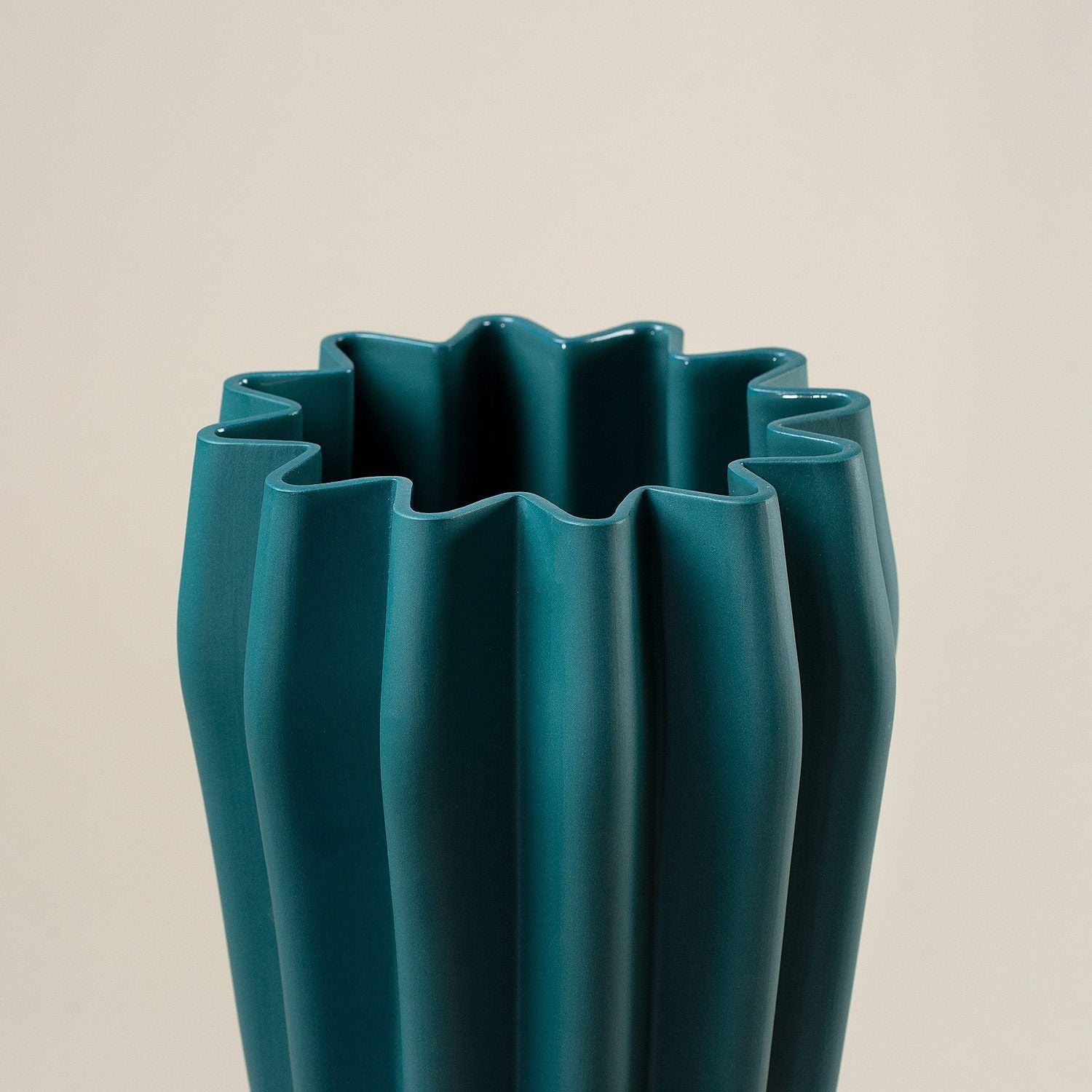 Wave vase