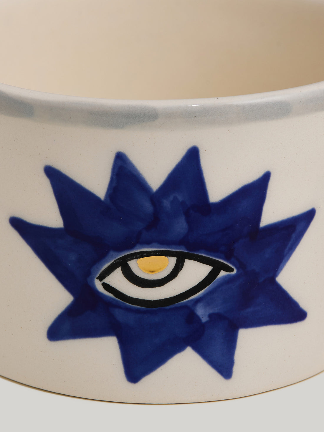 Naive cup with saucer