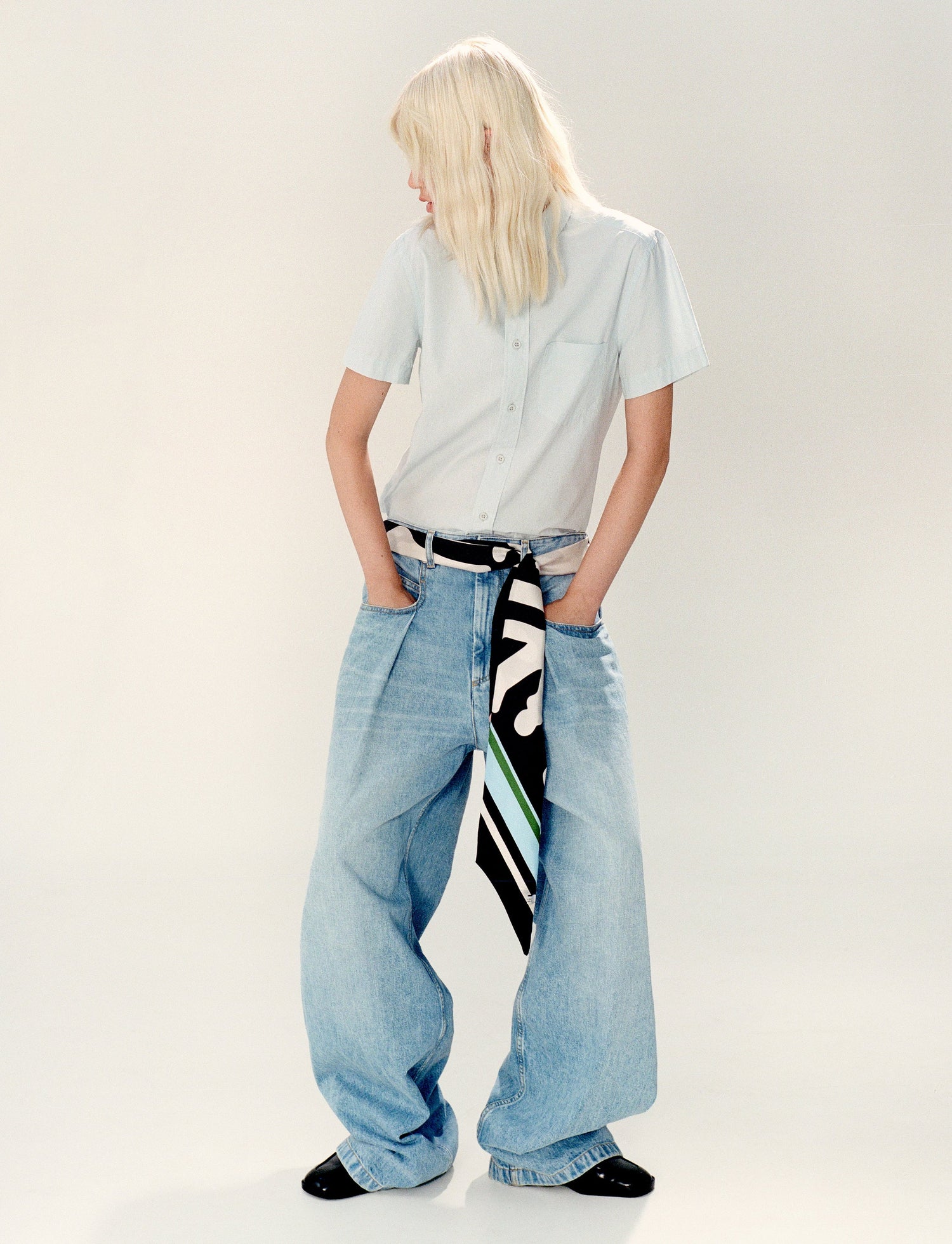 Long Silhouettes Scarf in Black